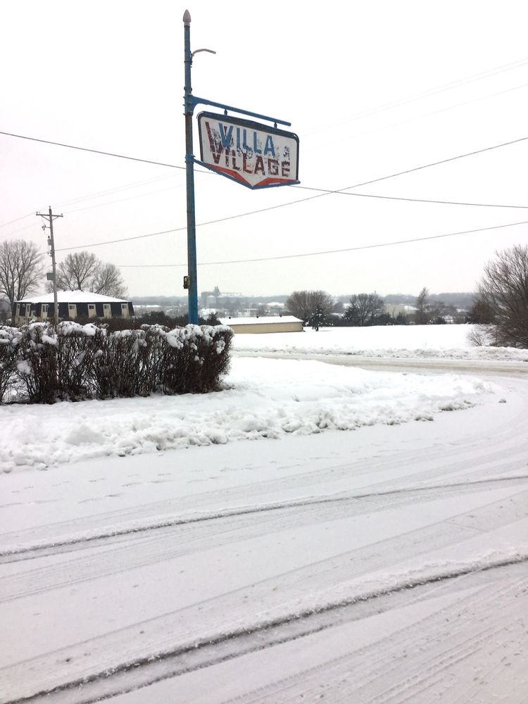 Villa Village: 2404 N 8th St, Red Oak, IA 51566